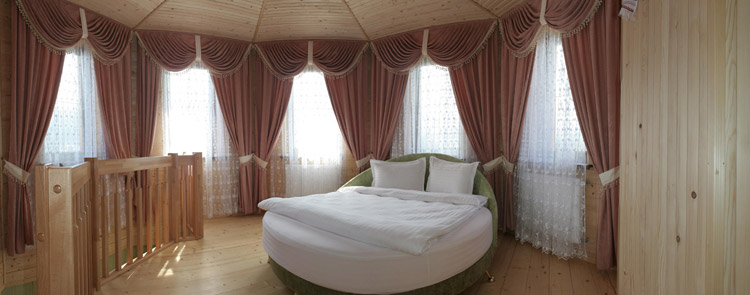 Номер «Вежа» (2 осн.+2 дод. місця) Номер «Вежа» (2 осн.+2 дод. місця)